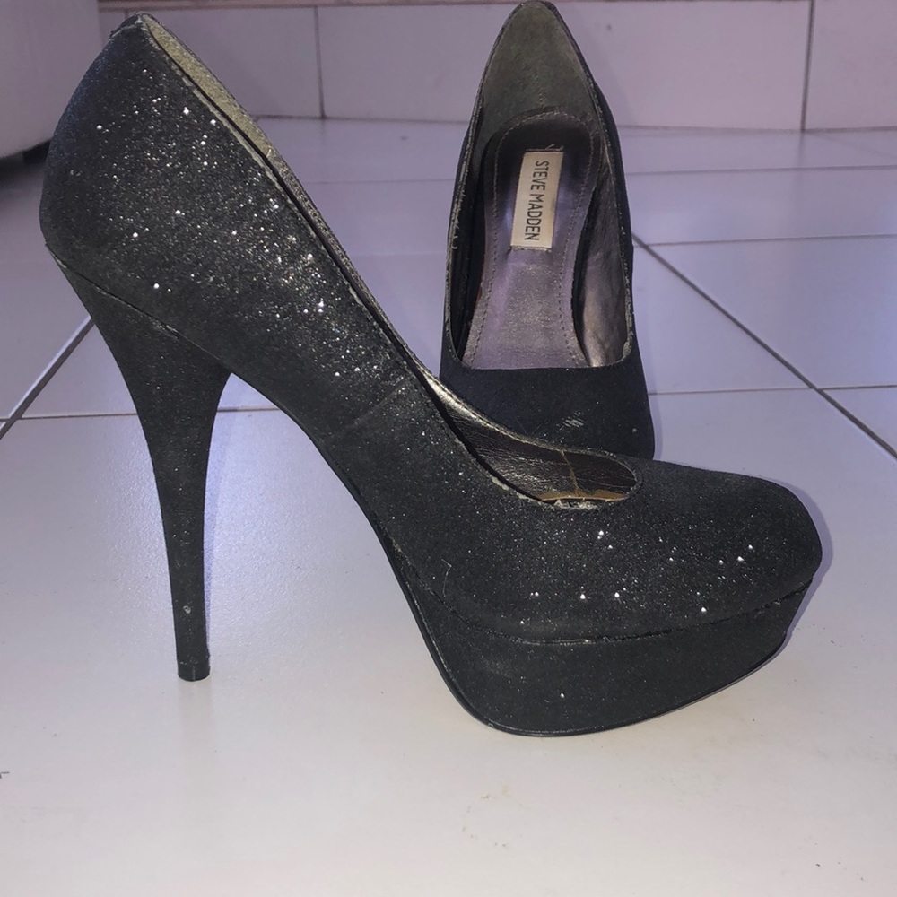 Steve Madden black glitter platform pump